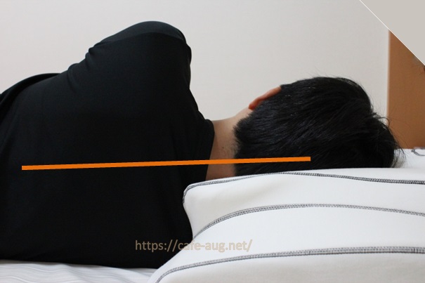 ヨコネ3(YOKONE3)で実際に寝ている男性の写真